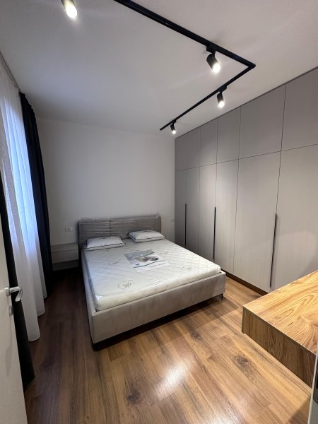 JEPET ME QERA APARTAMENT 1+1 500 EURO RRUGA E DIBRES