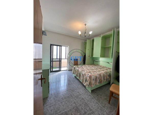 Shitet  Super Apartament 3+1+2 +2 Ballkone tek Rrota e Kuqe ne Plazh,Durres