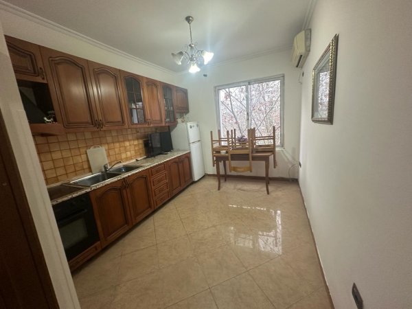 Qera, Apartament 2+1+ Ambient Gatimi, Ish Ekspozita, Tirana - 700€ | 90 m²