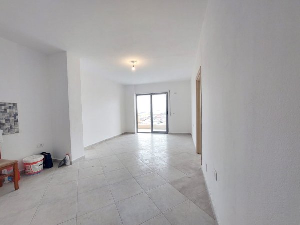 Shitet Apartament 1+1 tek Parku Vala (ish Fusha e Reres), Durres