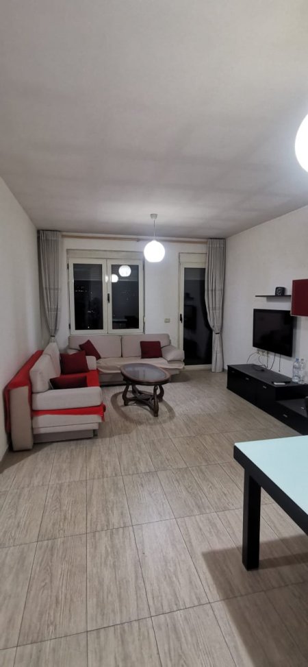 Apartament me Qera 2+1