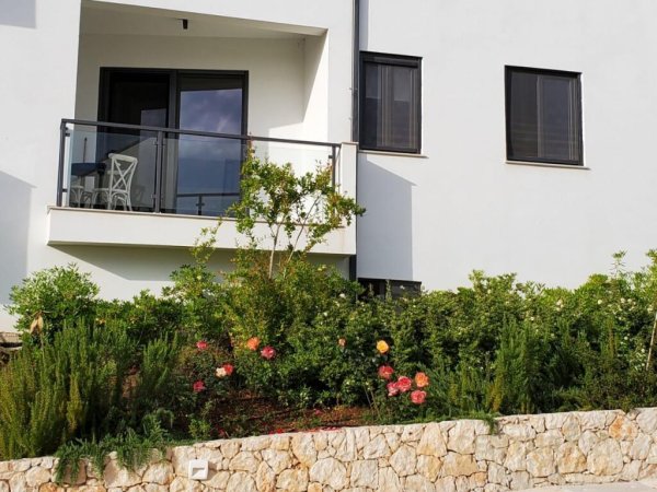 WHITE ROCK NE DHERMI, APARTAMENT 2+1 NE SHITJE!