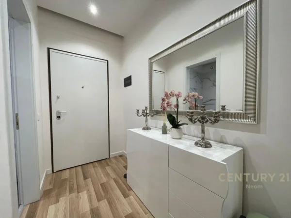 QIRA, APARTAMENT MODERN 2+1+2 + POST PARKIMI!!