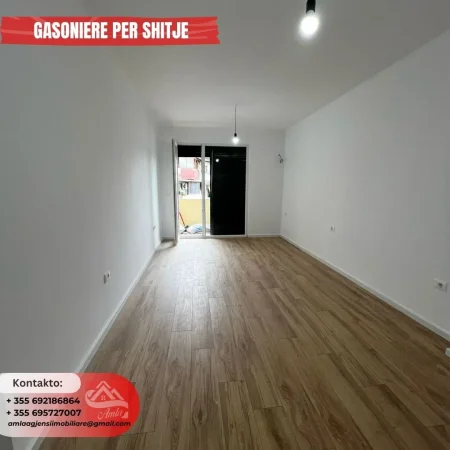 SUPER GASONIERE PER SHITJE TEK XHAMIA E TABAKEVE ME ASHENSOR