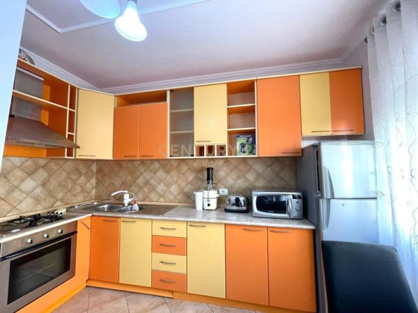 Apartament 2+1 per Qira ne Myslym Shyr!