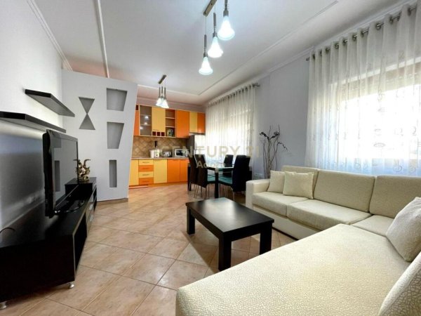 Apartament 2+1 per Qira ne Myslym Shyr!