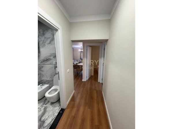 KOMUNA E PARISIT, JEPET ME QIRA APARTAMENT 2+1+2.