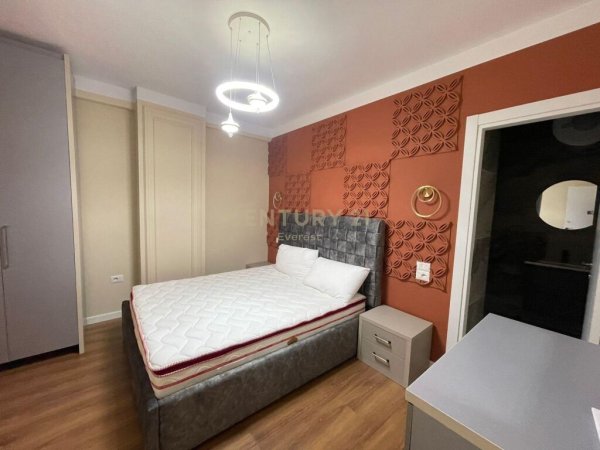 KOMUNA E PARISIT, JEPET ME QIRA APARTAMENT 2+1+2.