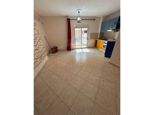 Shitet, Apartament 1+1, Xhamlliku / OPP38347