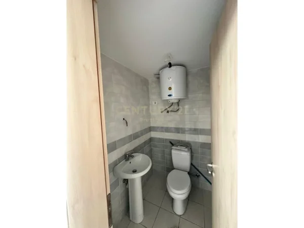 AMBIENT PER SHITJE PRANE QYTET STUDENTI!