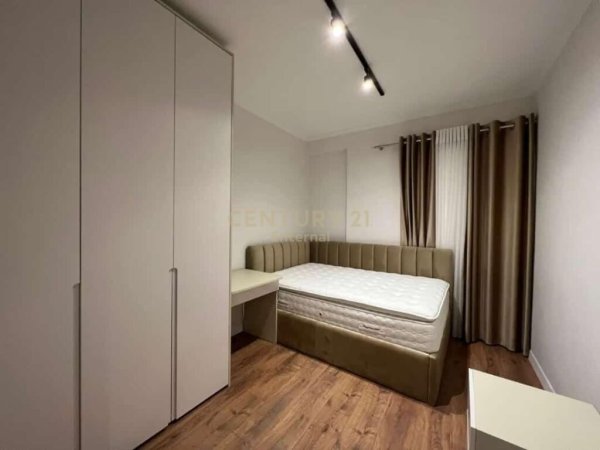 Per Qera Apartament 2+1+2WC Komuna eParisit!