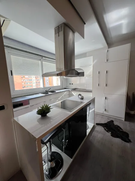 Jepet me qera Apartamenti 2+1 - Komuna e Parisit