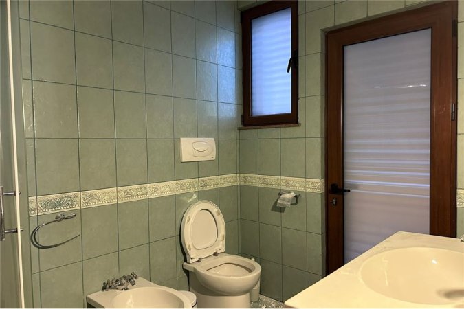 Jepet me qera Apartament 3+1+2 te Liqeni i Thatë