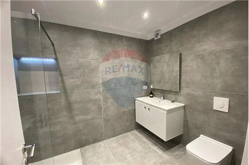 SHITET APARTAMENT 1+1 te Pazari i Ri