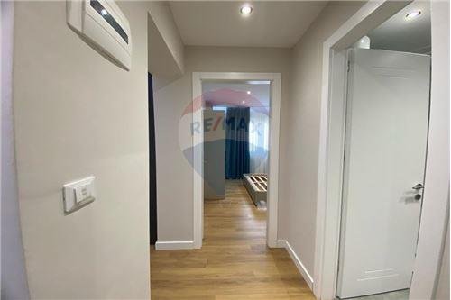 SHITET APARTAMENT 1+1 te Pazari i Ri