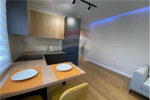 SHITET APARTAMENT 1+1 te Pazari i Ri