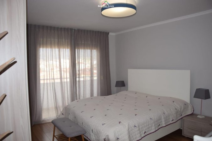 Apartament 3+1 Me Qera Tek Pazari I Ri (ID B2385) Tirane.