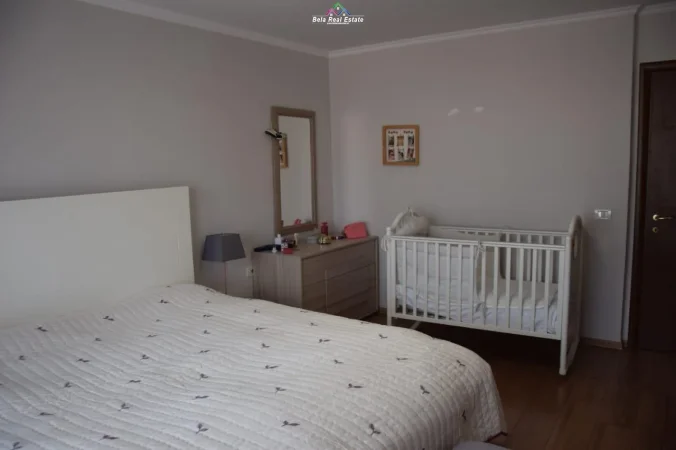 Apartament 3+1 Me Qera Tek Pazari I Ri (ID B2385) Tirane.