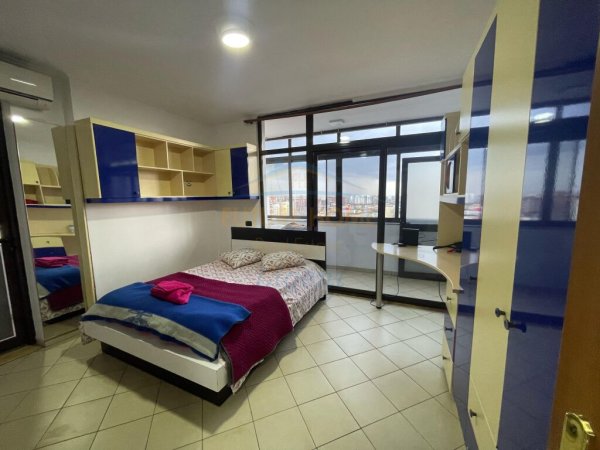 Shitet, Apartament 3+1, Rruga e Kavajes, Tirane. LI38369