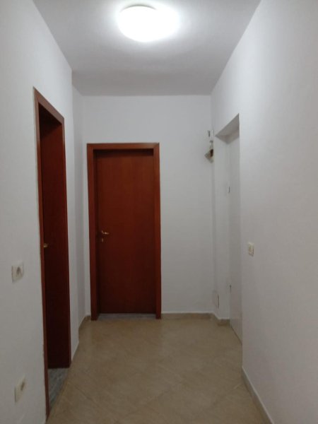 Apartament 1+1 me qera - Pazari i Ri 40.000 ALL