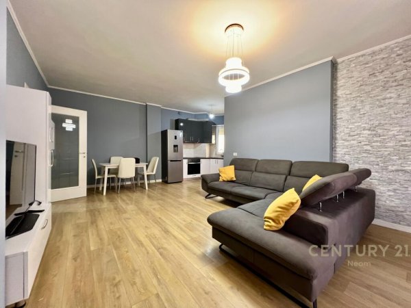 SHESIM, APARTAMENT MODERN 3+1+2 me 2 POSTE PARKIMI‼️ Kopshti Botanik Zoologjik