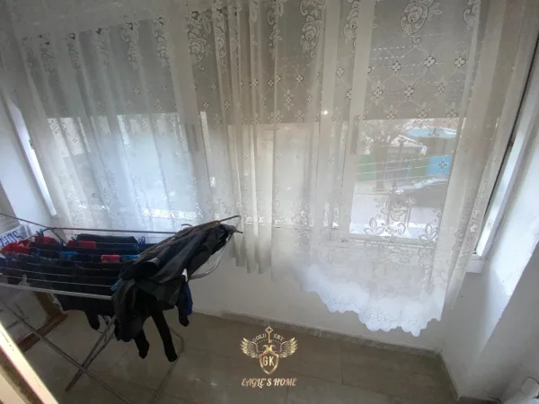 Qera 2+1 me ballkon🏡Ish Rajoni,Lagja 6🏡
• 28'000 leke te reja✅