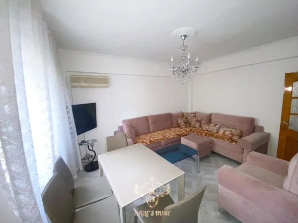 Qera 2+1 me ballkon🏡Ish Rajoni,Lagja 6🏡
• 28'000 leke te reja✅