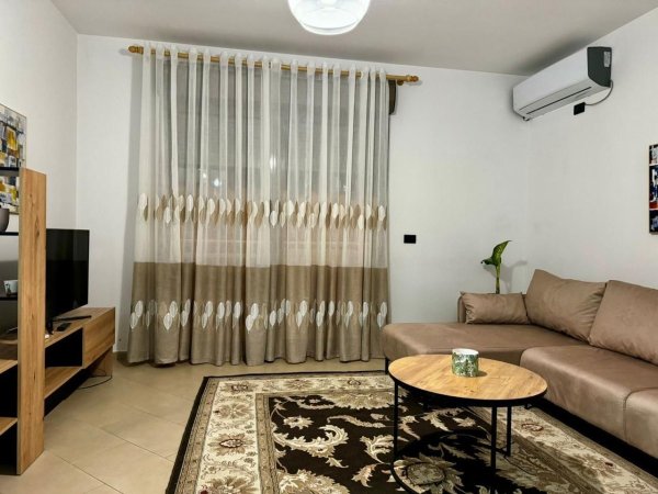 APARTAMENT ME QIRA 2+1 NE QENDER