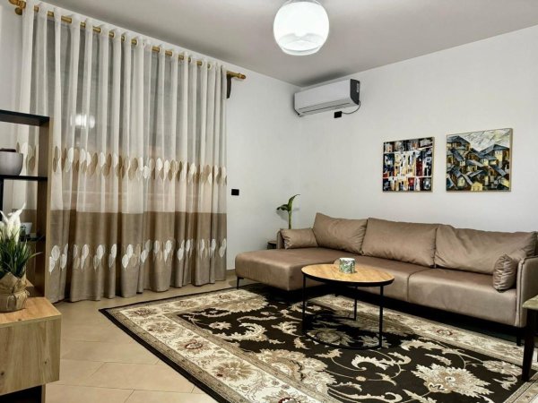 APARTAMENT ME QIRA 2+1 NE QENDER