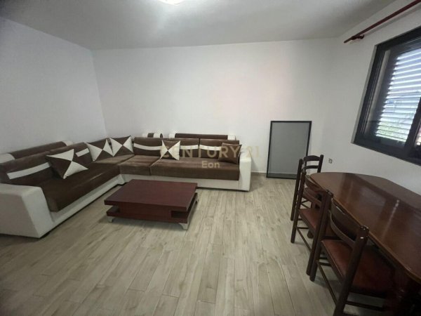 JEPET ME QIRA APARTAMENT 1+1 I MOBILUAR AFER SPITALIT DURRES