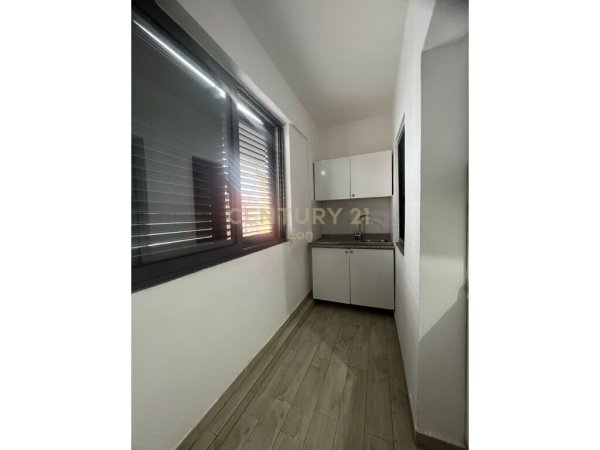 JEPET ME QIRA APARTAMENT 1+1 I MOBILUAR AFER SPITALIT DURRES