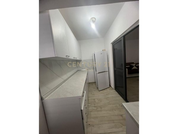 JEPET ME QIRA APARTAMENT 1+1 I MOBILUAR AFER SPITALIT DURRES