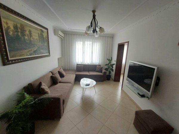 Jepet me qera apartament 1+1 Medrese