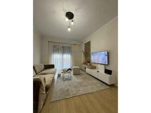 Shitet apartament 2+1 Kompleksi Oasis