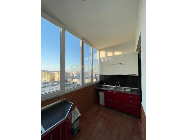 QERA 2+1 DURRES 300EU