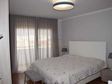 Qera, Apartament 3+1+2, Pazari i Ri, Tiranë. AREA38412