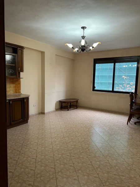 Apartament 2+1 per shitje te “Shkolla e Kuqe”, Tirane ‼️