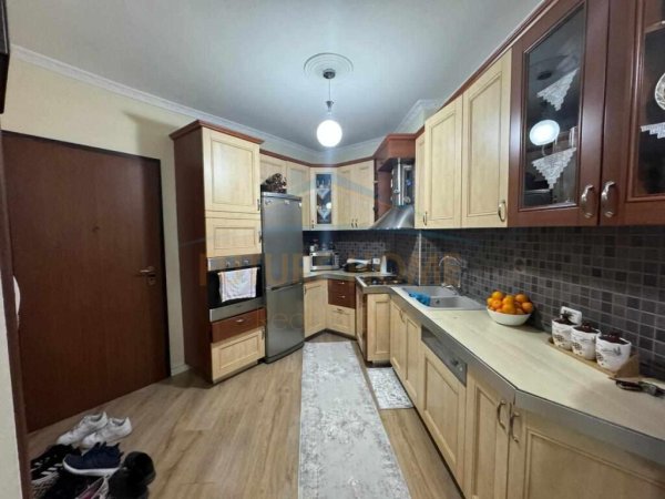 Shitet, Apartament 3+1+2+Depo, Unaza e Re, Tiranë UNA38389