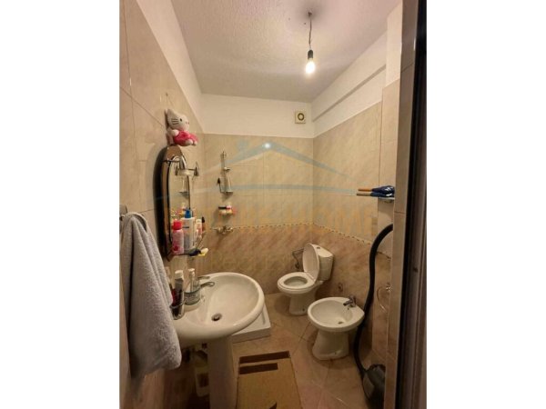 Shitet, Apartament 3+1+2+Depo, Unaza e Re, Tiranë UNA38389