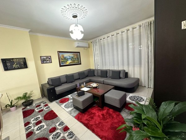 Apartament 2+1 Modern dhe Elegant për Shitje, Zona e Unazës së Re, Pranë Rotondos