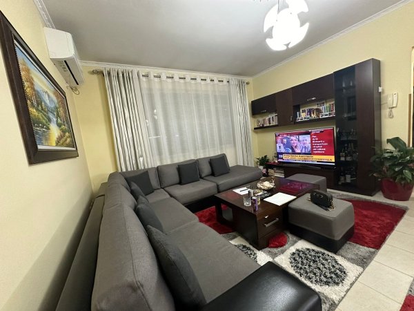 Apartament 2+1 Modern dhe Elegant për Shitje, Zona e Unazës së Re, Pranë Rotondos