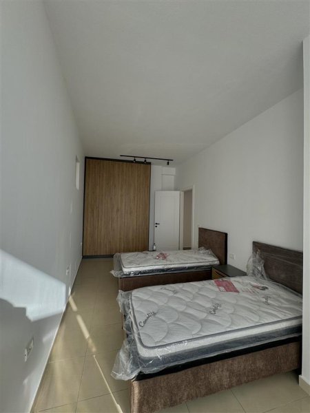 Jepet Me Qera Apartament 2+1 Tek Ish Restorant Durresit (ID BV22181) Tirane.