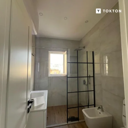 SHITET APARTAMENT 2+1, QENDER, PAS 15 KATESHIT