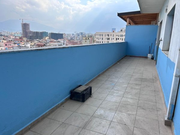 Shitet Apartament 2+1 në Don Bosko, prane Shkolles "Vace Zela"