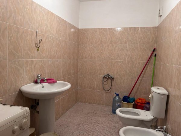 Shitet Apartament 2+1 në Don Bosko, prane Shkolles "Vace Zela"