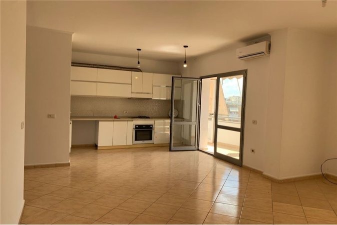 Shitet Apartament 2+1+2 te Zogu i Zi, Qatar Center