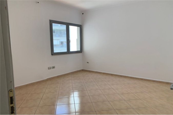 Shitet Apartament 2+1+2 te Zogu i Zi, Qatar Center