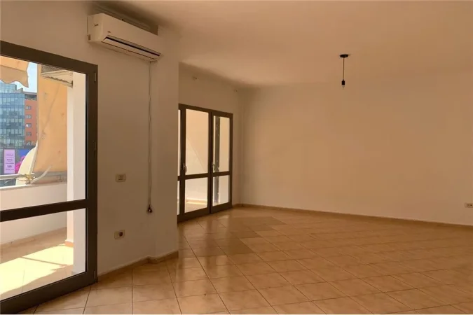 Shitet Apartament 2+1+2 te Zogu i Zi, Qatar Center