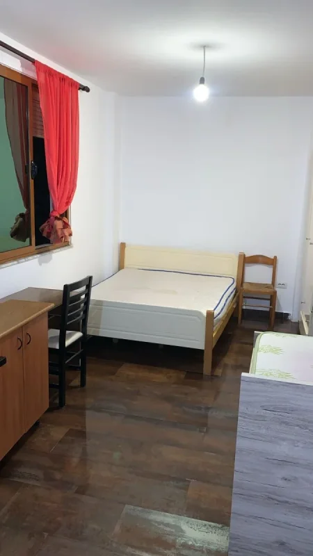 Jepet Me Qera Kati 1 Vile 1+1 Ne Qytet Studenti (ID BV22182) Tirane.