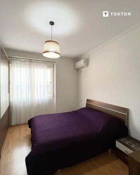 JEPET ME QERA APARTAMENT 2+1+2 POSTE PARKIMI, FRESK.